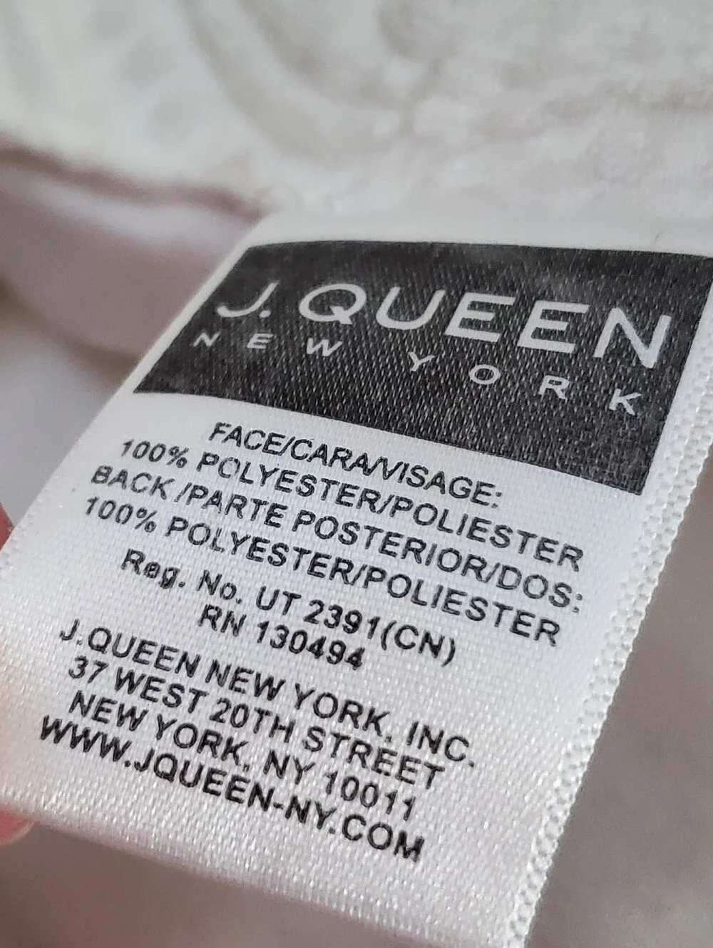 J. Queen New York White Quilted Medallion Comforter And 2 Shams King Size Set.